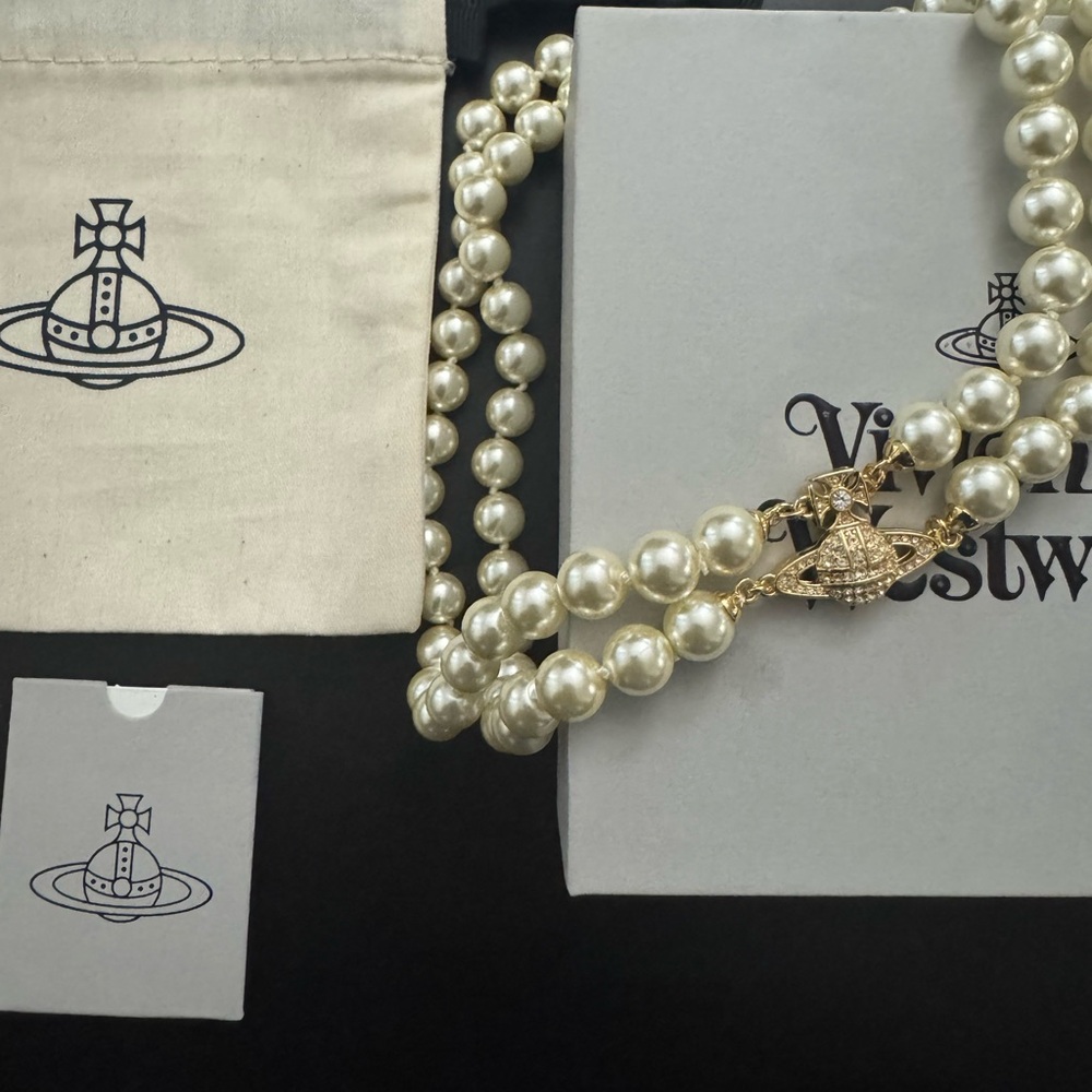 Vivienne Westwood Two row bas relief pearl necklace in gold